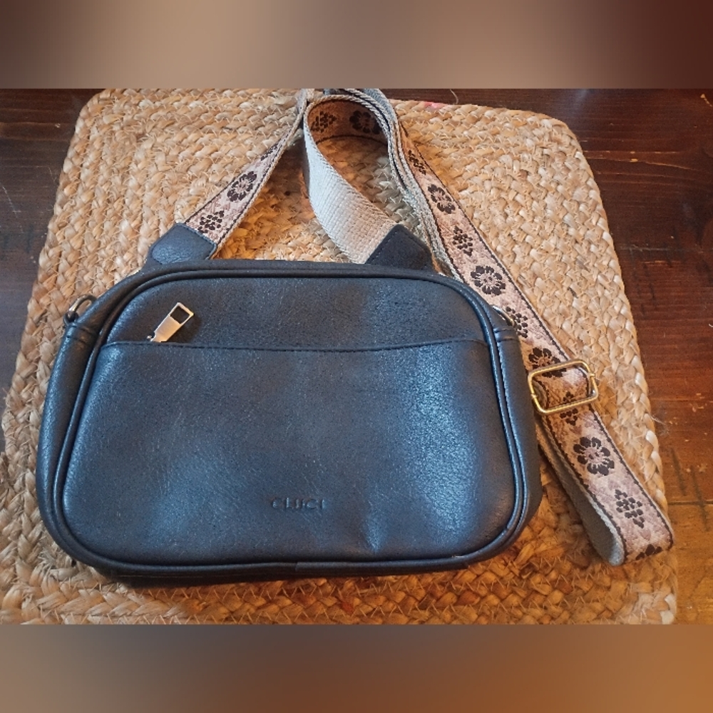 Cluci Navy Crossbody Bag Adjustable Guitar Strap VG Leather Boho Festival Music